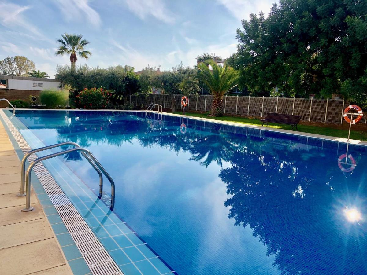Apartamento Bonito Cerca De La Playa Cambrils Bagian luar foto